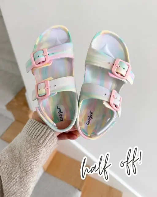 Hot deal, mamas — photo from Chloe Webb's Chloe's Closet post