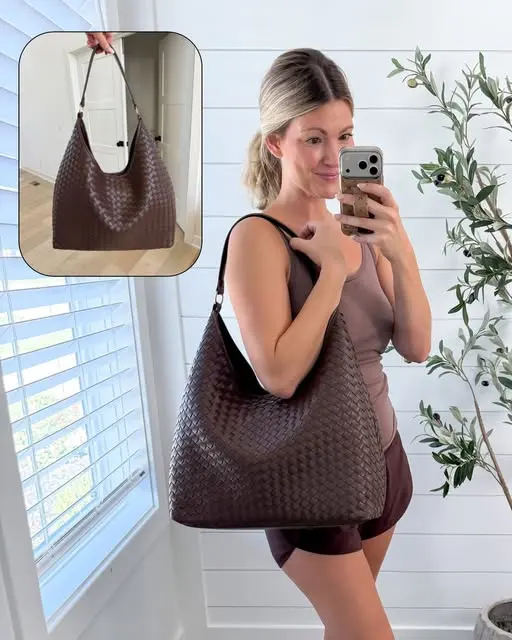 OH MY 😍 got the viral Walmart purse while it’s on deal — photo from Chloe Webb's Chloe's Closet post