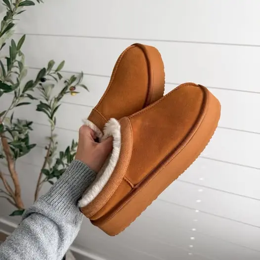 Holy moly β photo from Chloe Webb's Chloe's Closet post